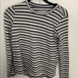 Long sleeve American Eagle shirt